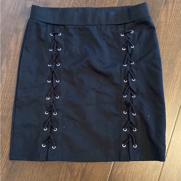 Black Mini Skirt - Picture 1 of 2